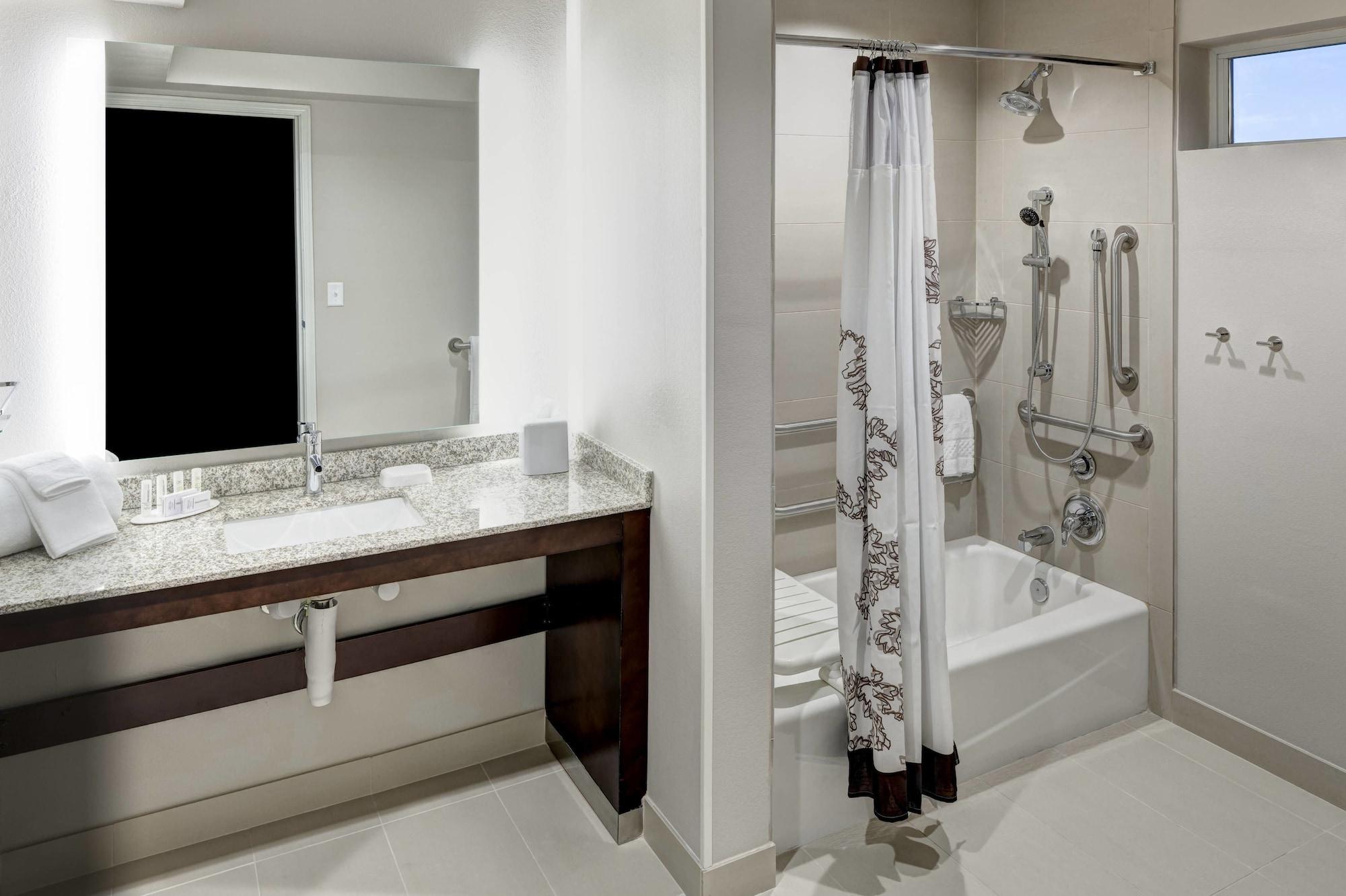 By Marriott Dallas Plano/richardson 3*